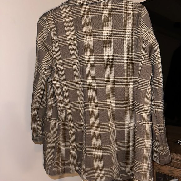Casual Plaid H&M Blazer, size 8 - Picture 3 of 3